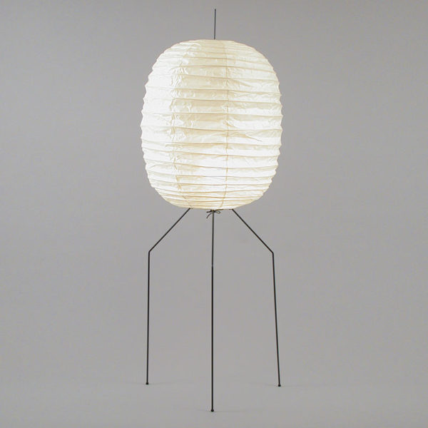 Lampadaire Akari UF3-DL en papier washi, design Isamu Noguchi