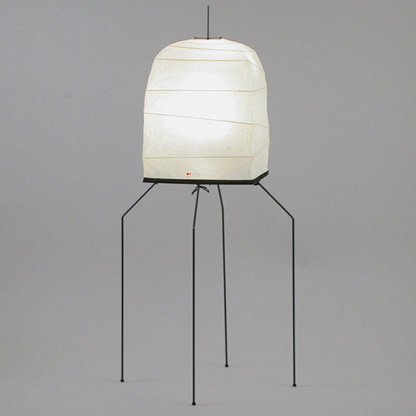 Lampadaire Akari UF3-U en papier washi, créé par Isamu Noguchi