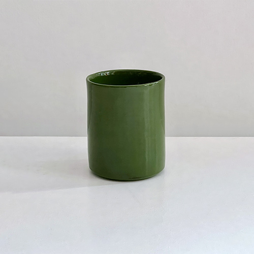 Tasse à thé vert épinard, collection de vaisselle en céramique Terra par Sentou