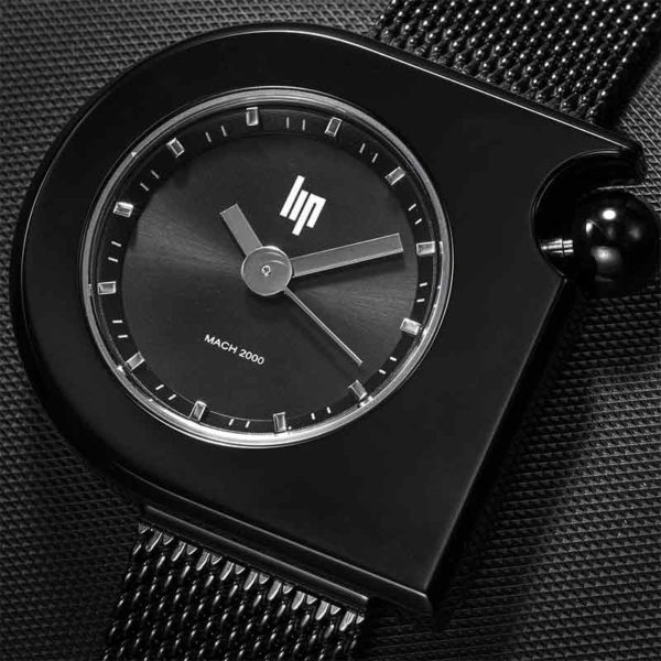 Montre Mach 2000 Mjni pour femme en métal noir créée par Roger Tallon